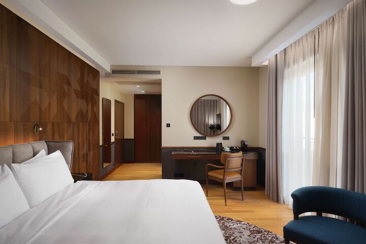 Room 35 of 132