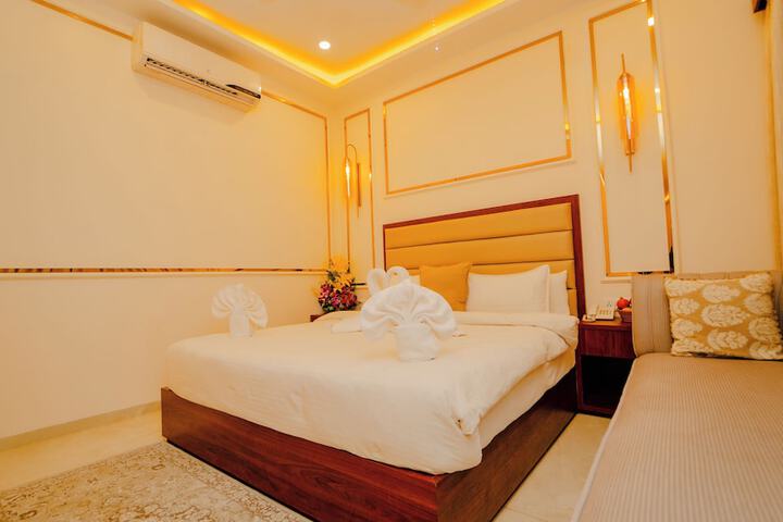 Room 22 of 53
