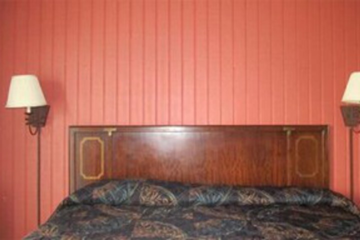 Room 5 of 11