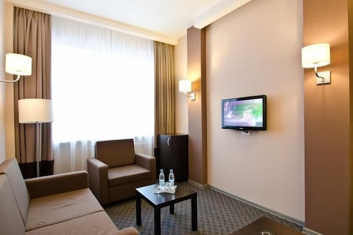 Room 18 of 42