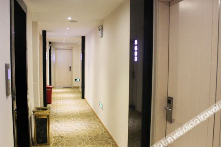 Hotel Interior 10 of 27