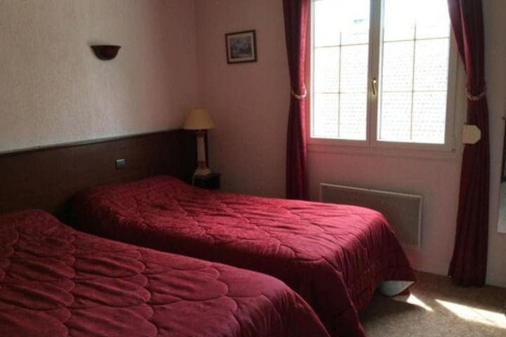 Room 8 of 38