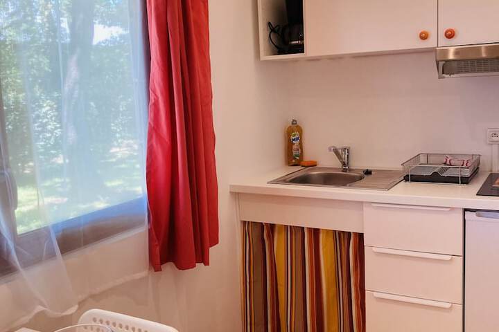 Room 21 of 141