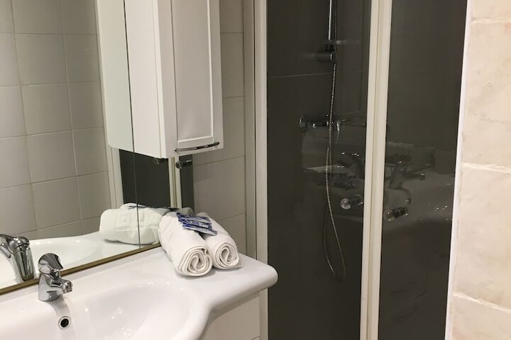 Room 15 of 62