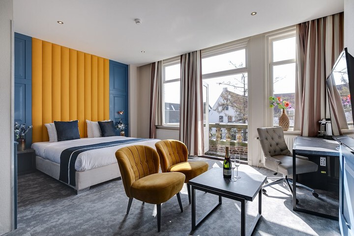 Room 42 of 85
