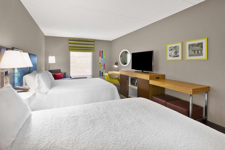 2 Queen Beds (9 of 11)