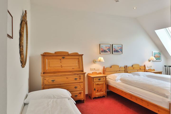 Room 19 of 120