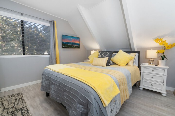 Room 8 of 35