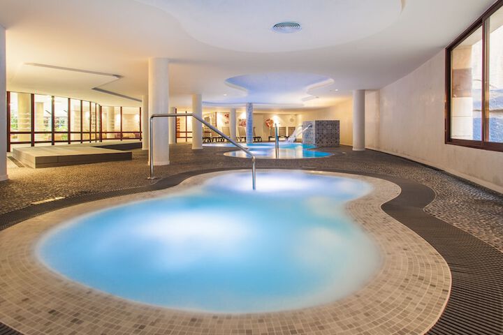 Pool 82 of 131