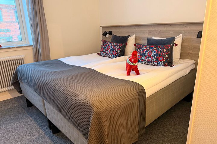 Room 9 of 29