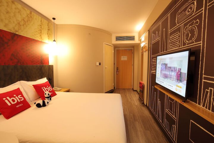 Room 8 of 49