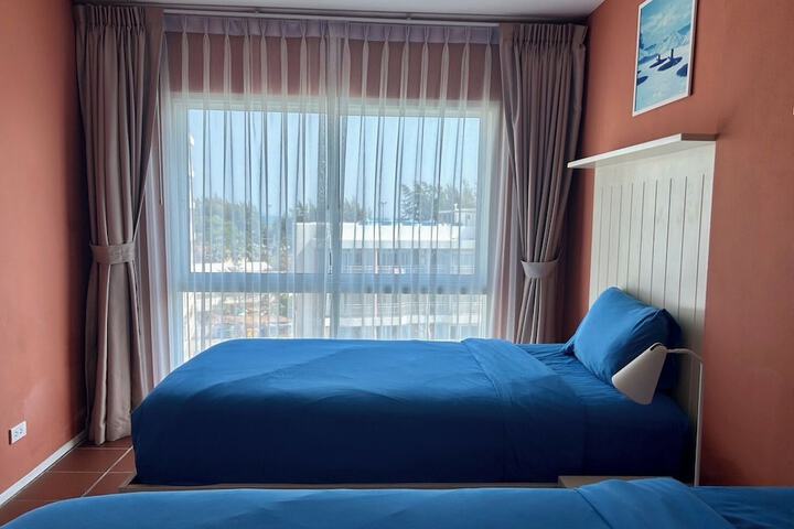 Room 18 of 104