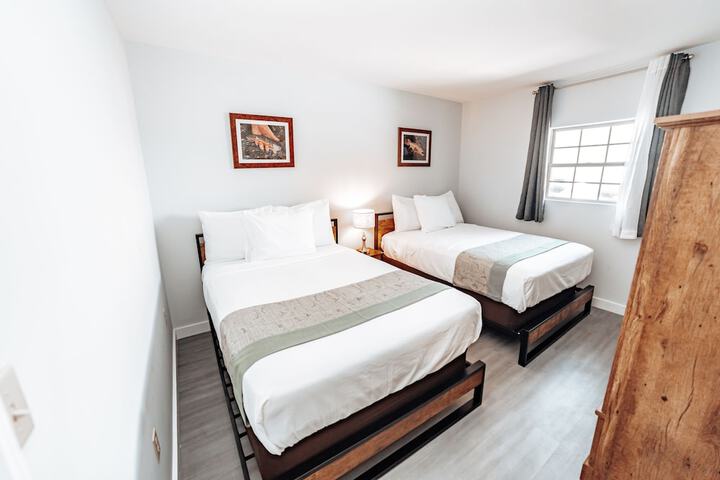 Room 3 of 52