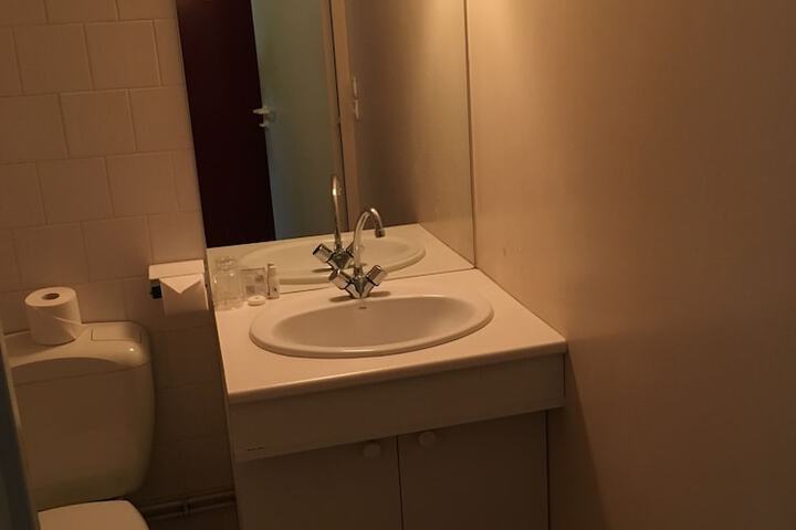 Room 40 of 64