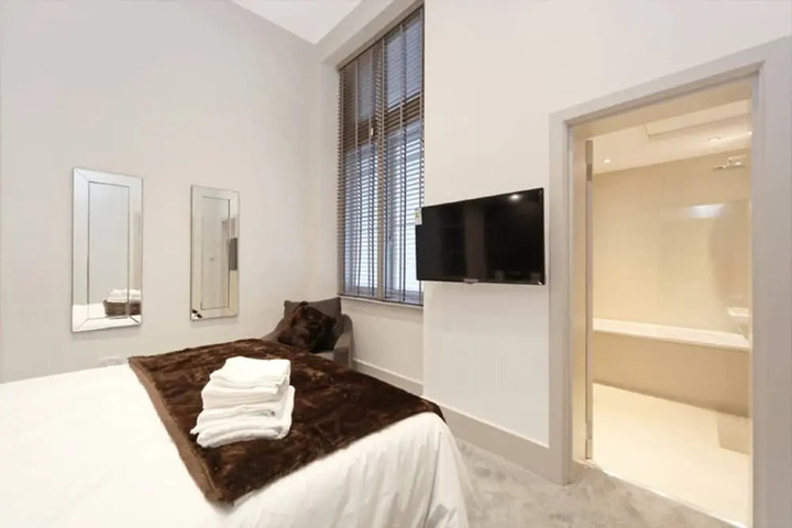 Room 2 of 11