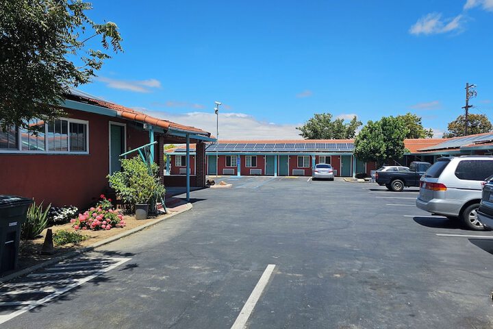 Hotel 5 of 6
