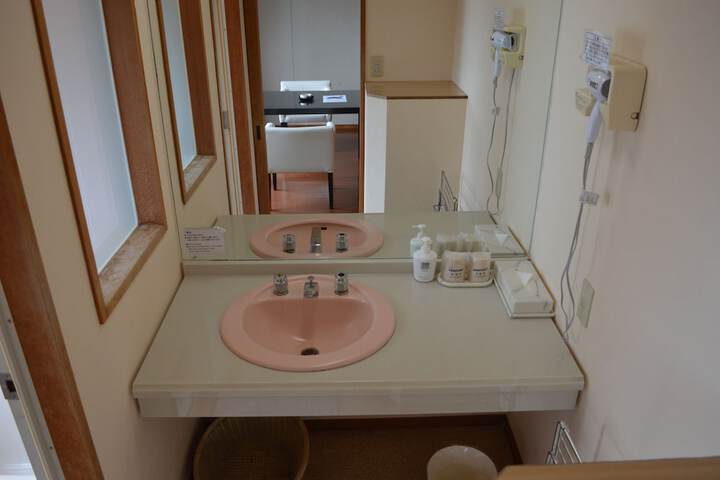 Room 30 of 67
