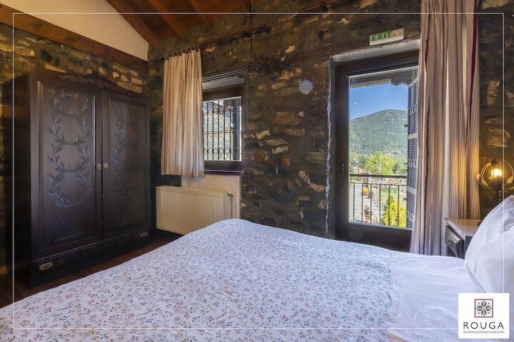 Room 4 of 160