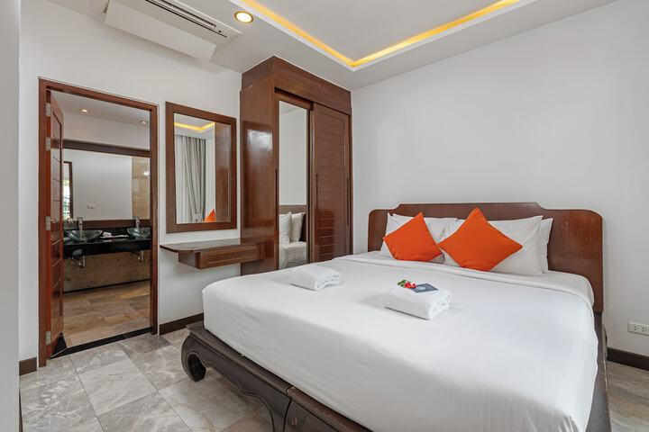 Room 52 of 174