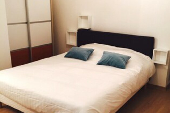 Room 8 of 10