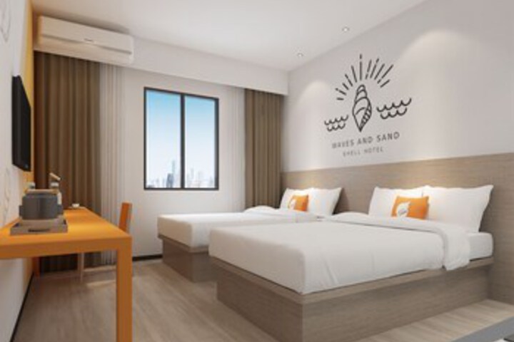 Room 5 of 6