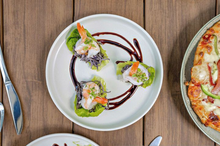 Dining 40 of 53