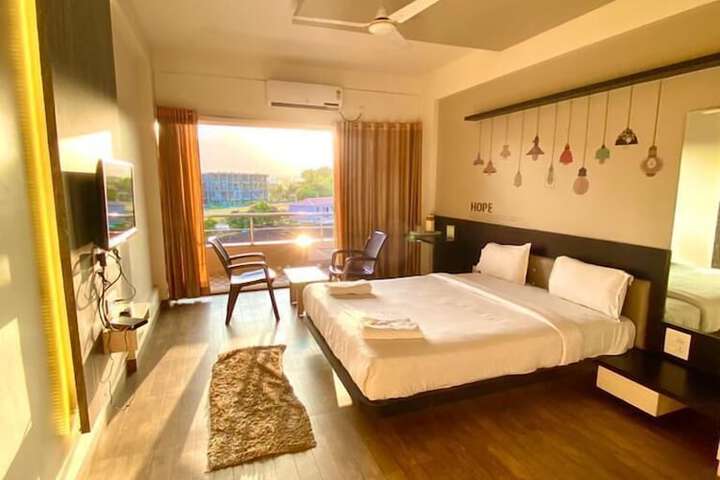 Room 8 of 34