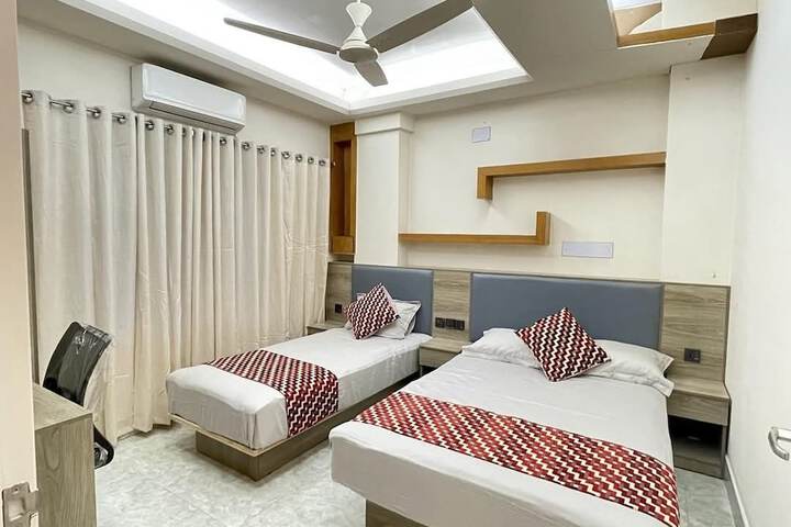 Room 5 of 6