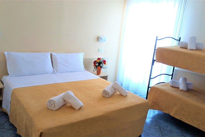 Room 5 of 34