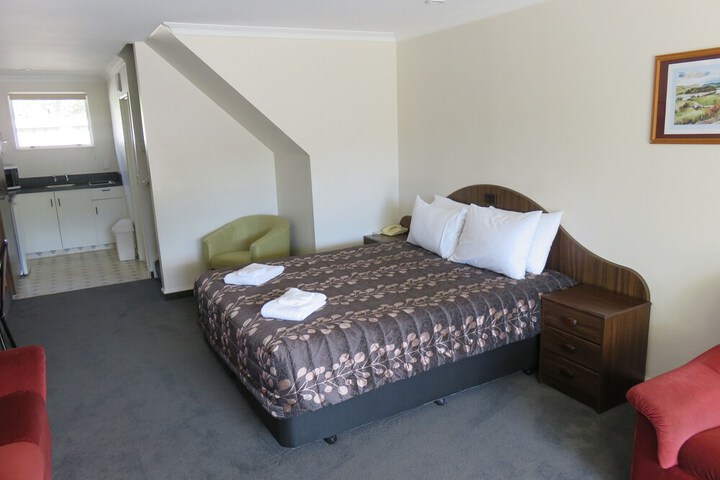 Room 34 of 141