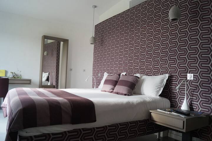 Room 3 of 35