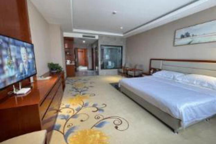 Room 6 of 6