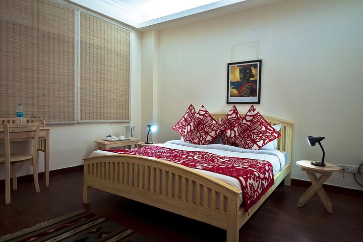 Room 6 of 24