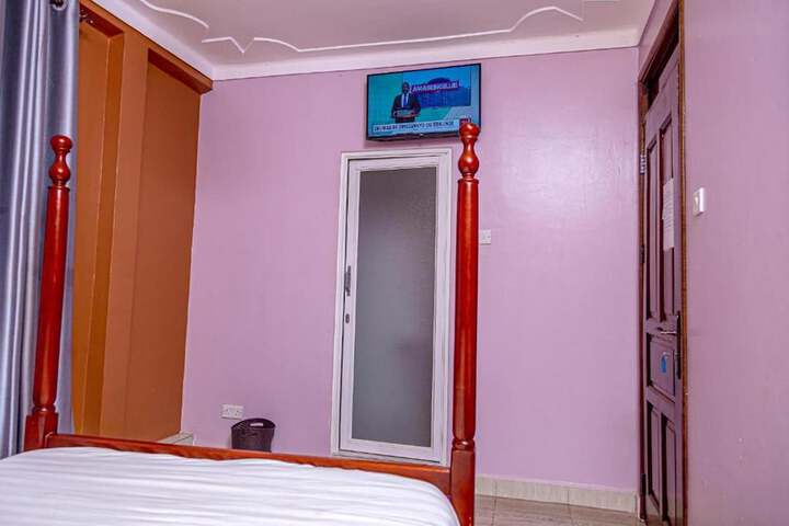 Room 17 of 31