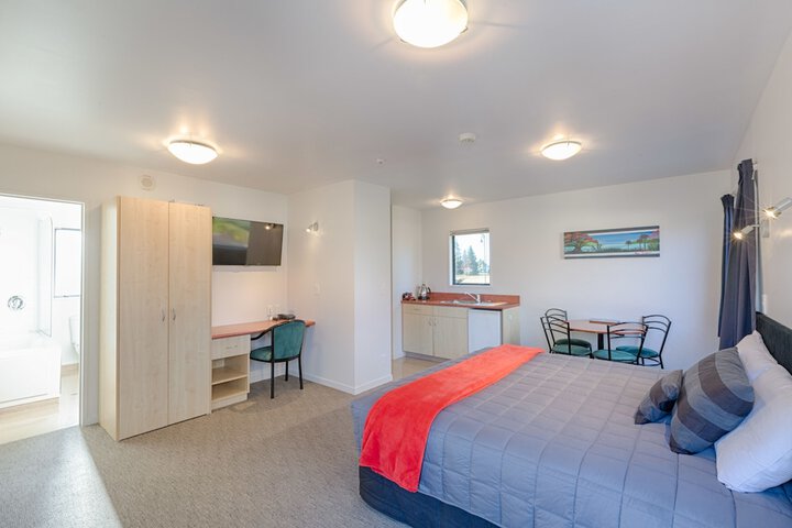 Room 11 of 43