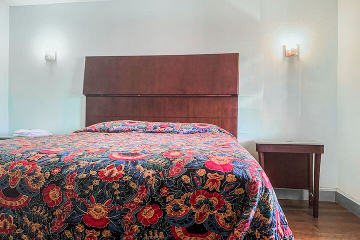Room 7 of 110