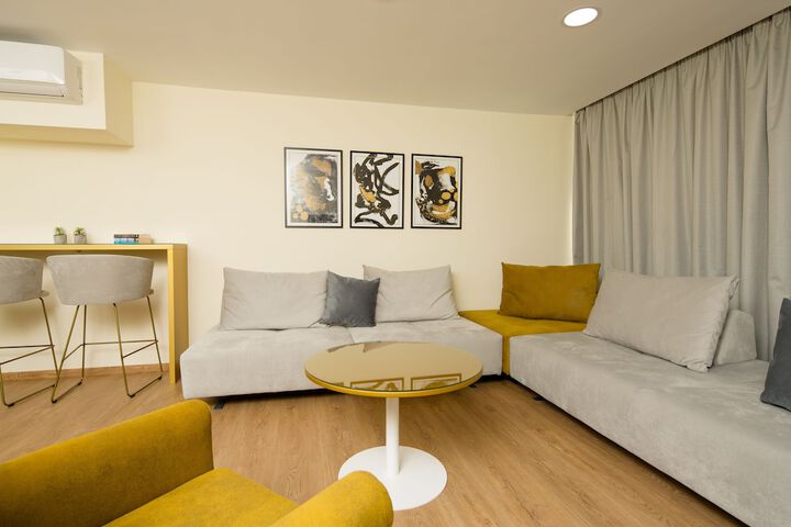 Room 18 of 26