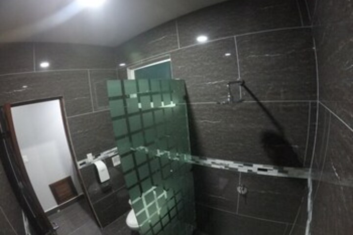 Room 6 of 78