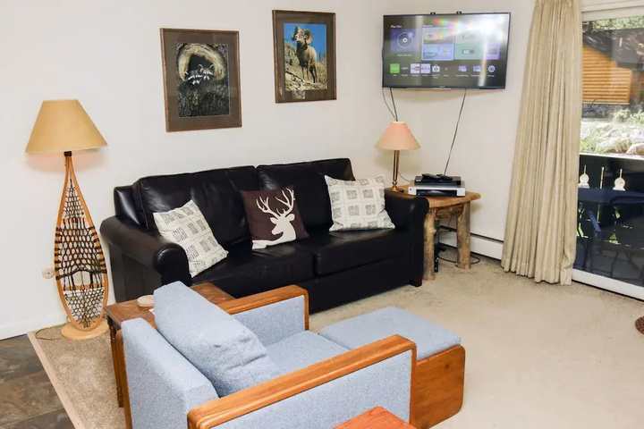 Room 2 of 9