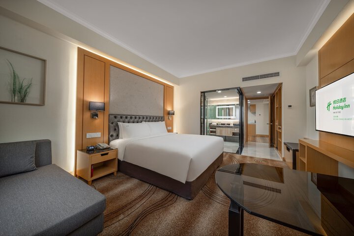 Room 15 of 65
