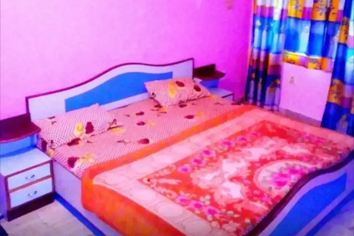Room 2 of 11