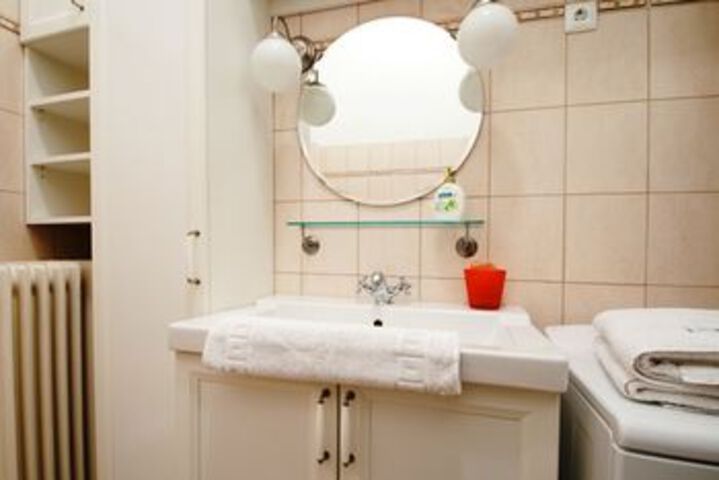 Room 2 of 18