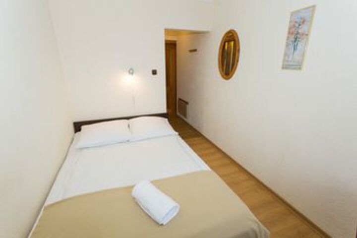 Room 21 of 40