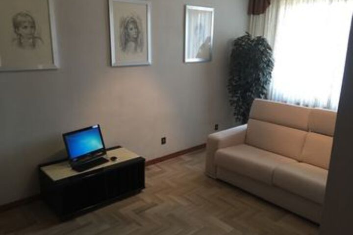 Room 13 of 20