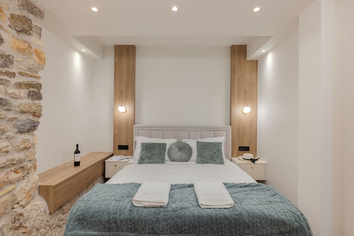 Room 5 of 56