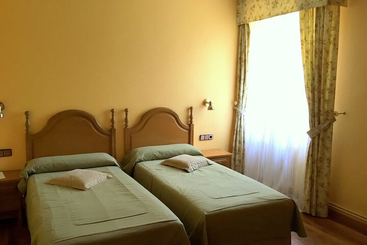 Room 14 of 40