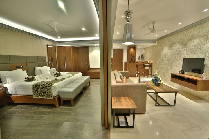 Room 9 of 67