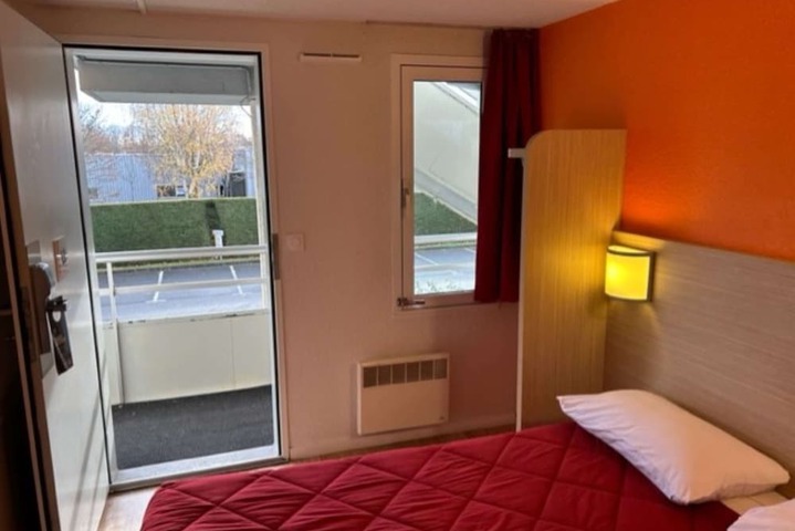 Room 7 of 35