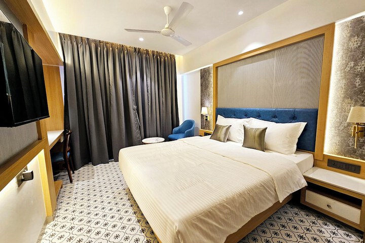 Room 17 of 44