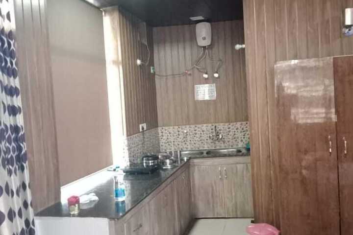 Room 35 of 68